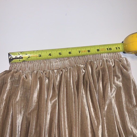 Vintage Handmade Gold Pleated Velvet Maxi Skirt - Women’s Size Small - Picture 6 of 6